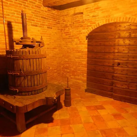 Ξενοδοχείο Castel Martino Cortemilia