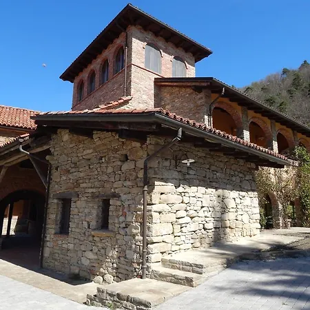 Hotel Castel Martino *