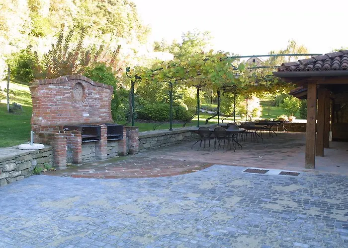 ホテル Castel Martino Cortemilia